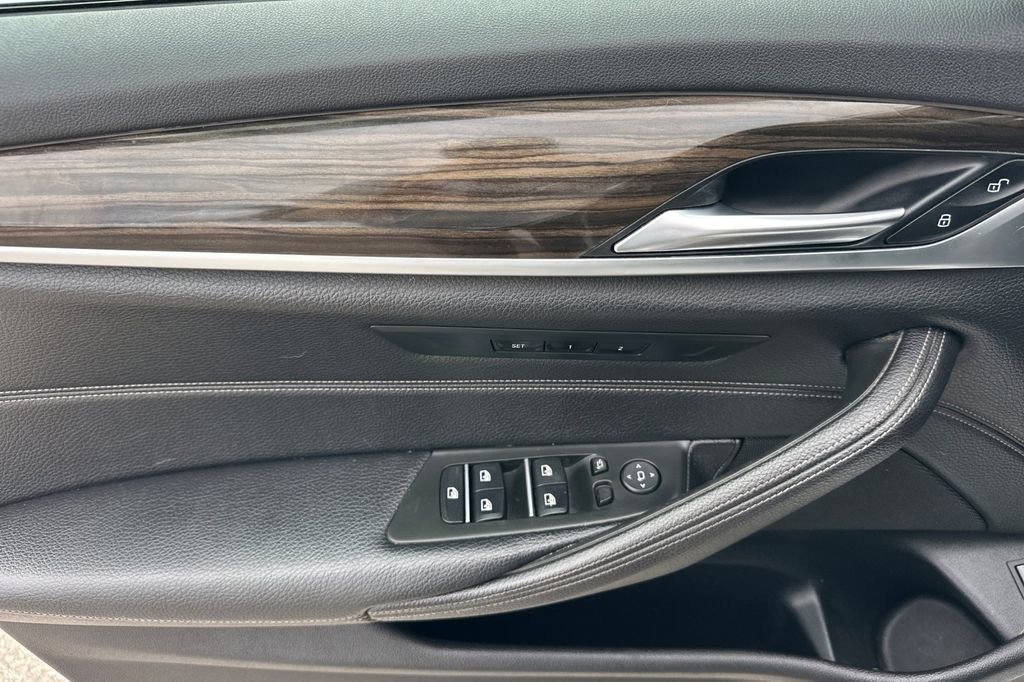 Used 2018 BMW 540i xDrive image 10