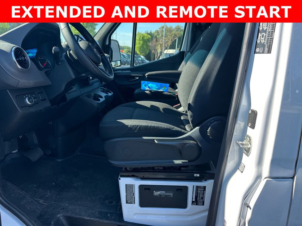Used 2025 Mercedes-Benz Sprinter 3500 image 3