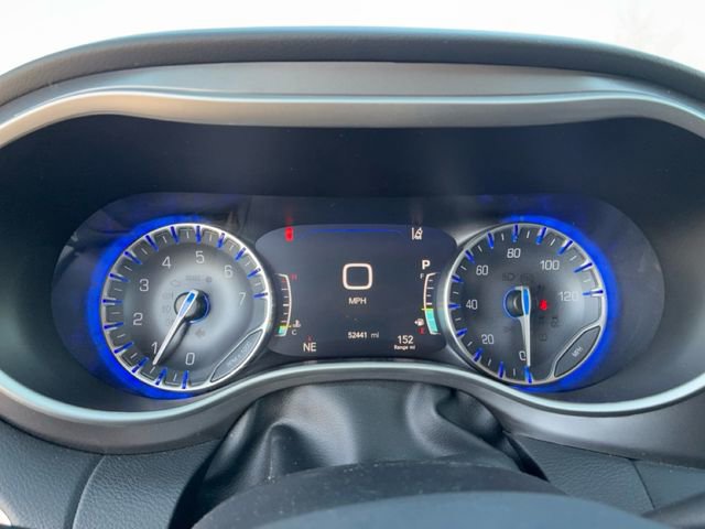 Used 2024 Chrysler Pacifica Touring-L image 10