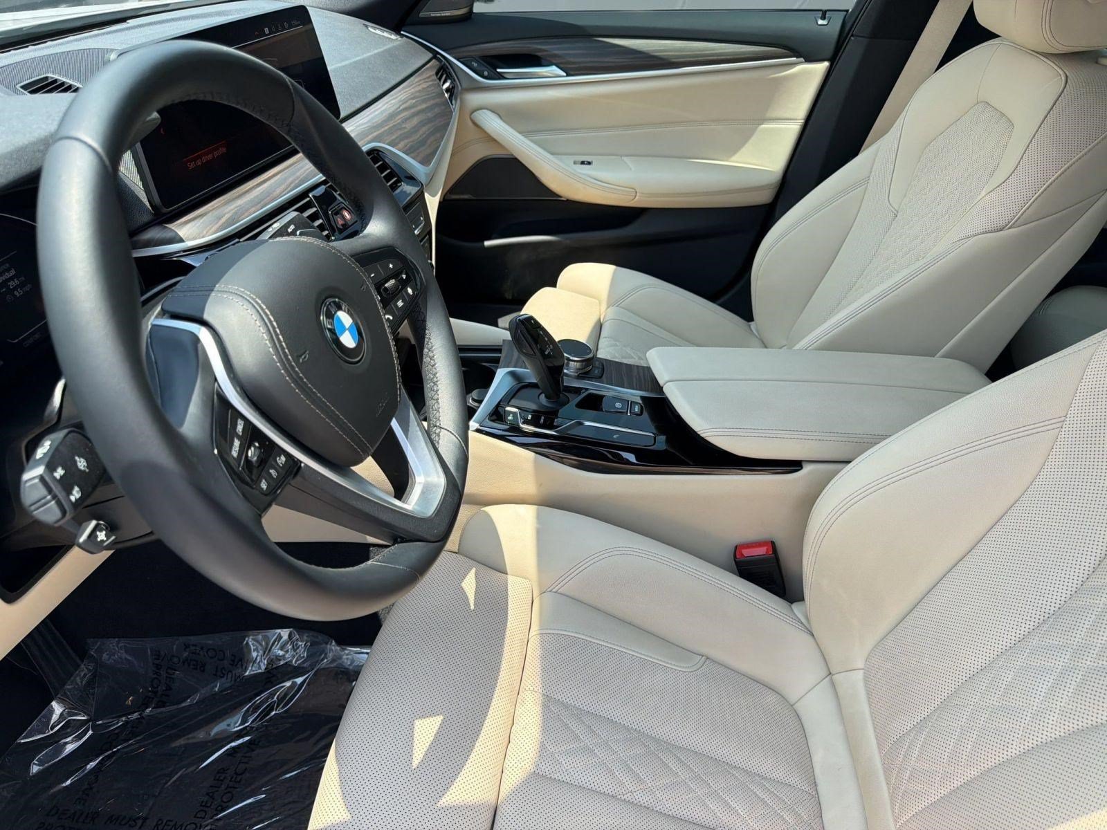 Certified 2023 BMW 530i w/ Premium Package RWD image 5