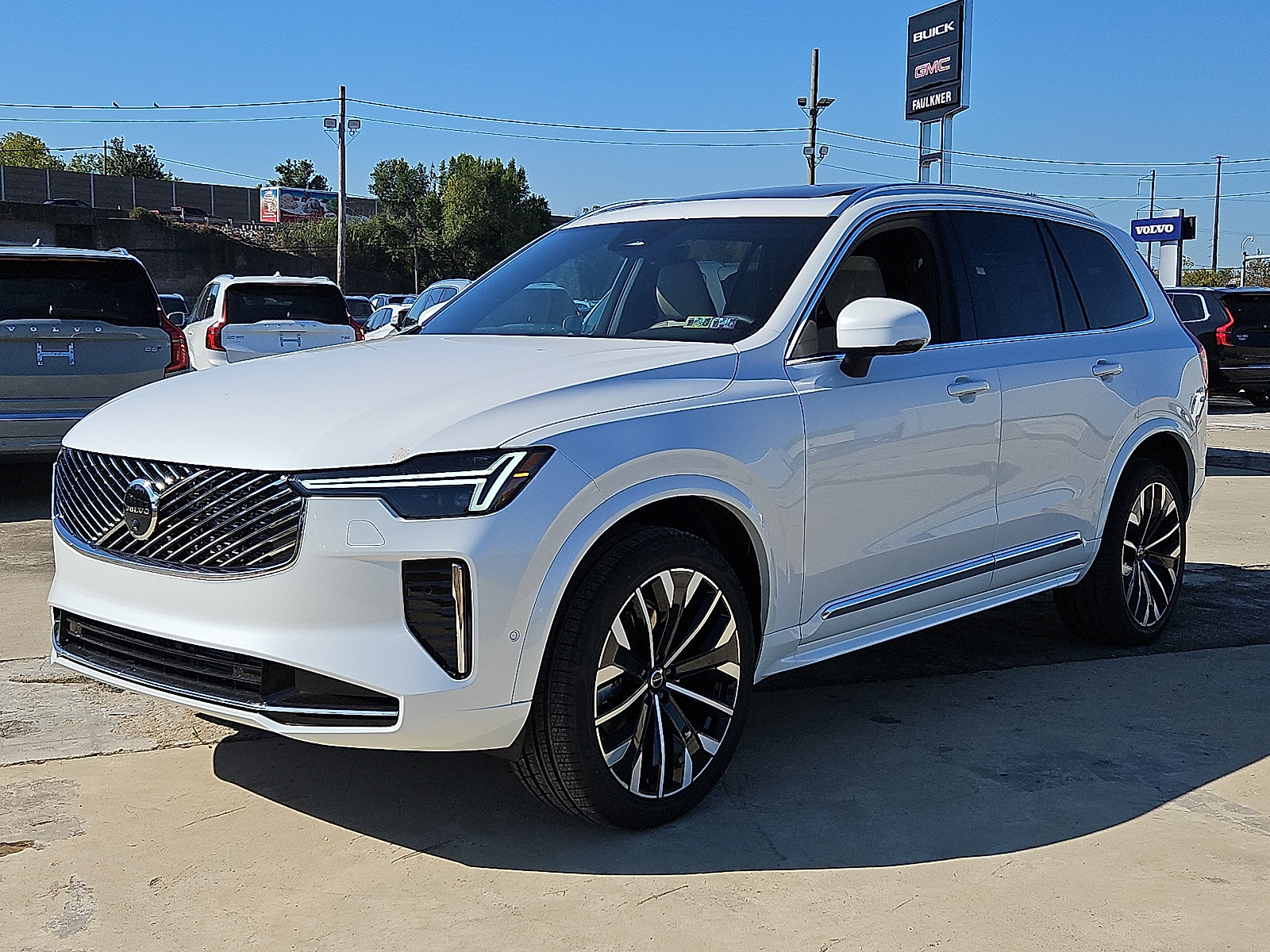 New 2026 Volvo XC90 B6 Plus w/ Protection Package Premier image 3