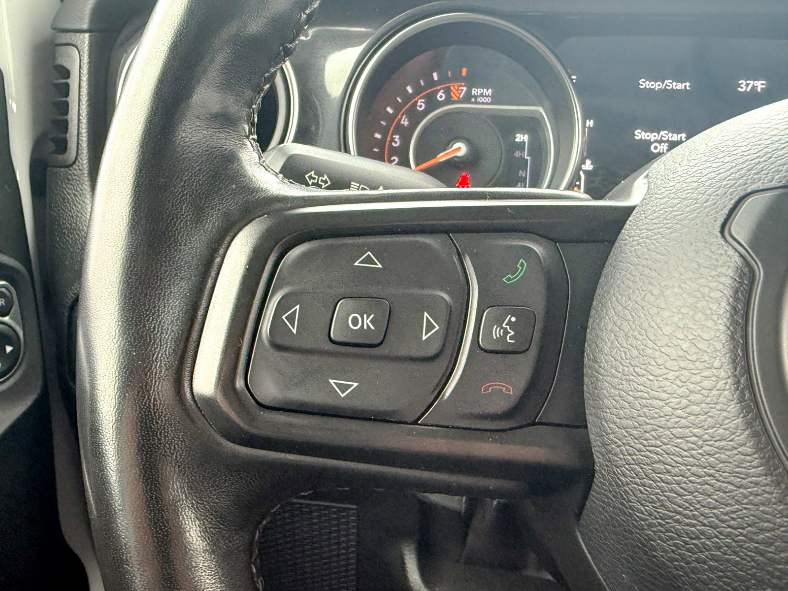 Used 2022 Jeep Gladiator Sport image 38