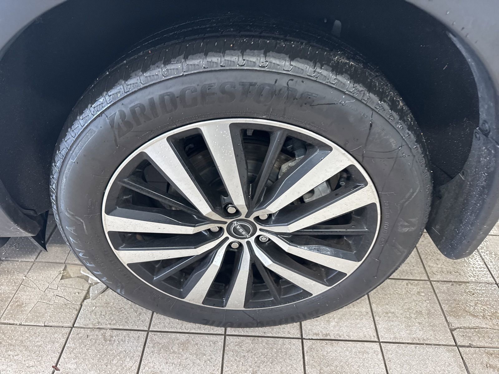 Certified 2024 Nissan Pathfinder Platinum w/ Lighting Package (N93) image 9