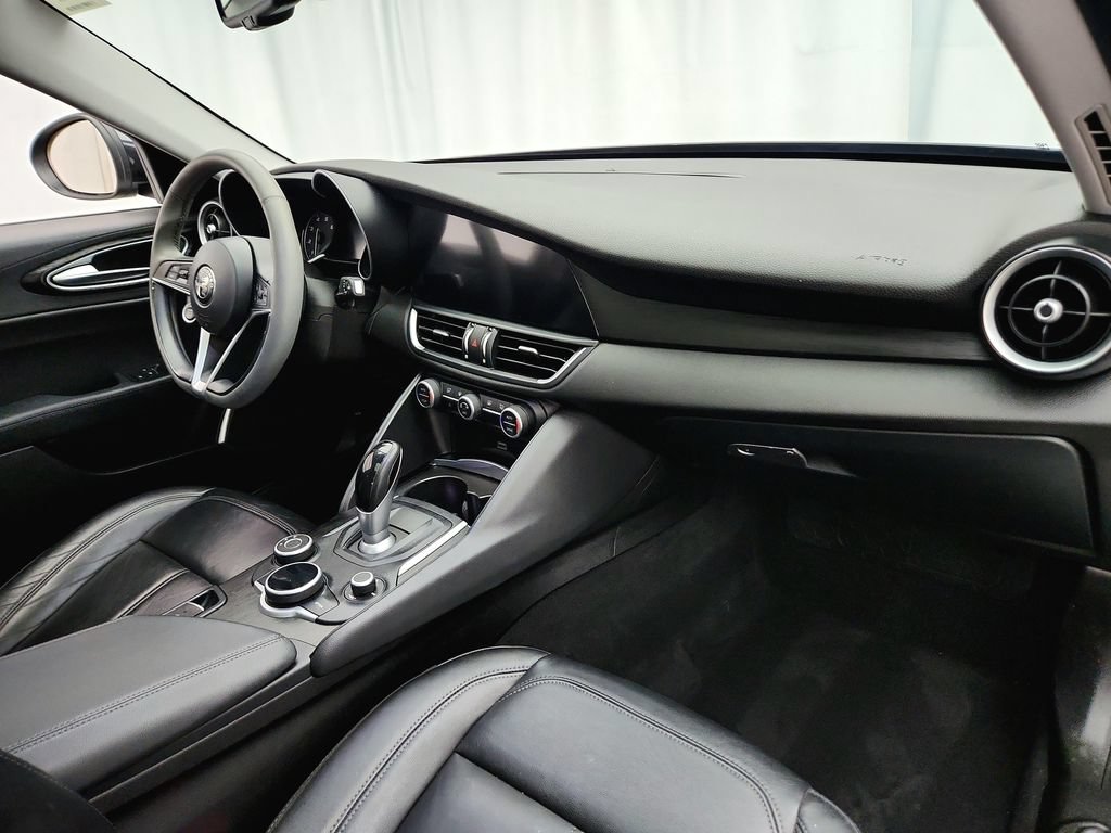 Used 2018 Alfa Romeo Giulia AWD image 26