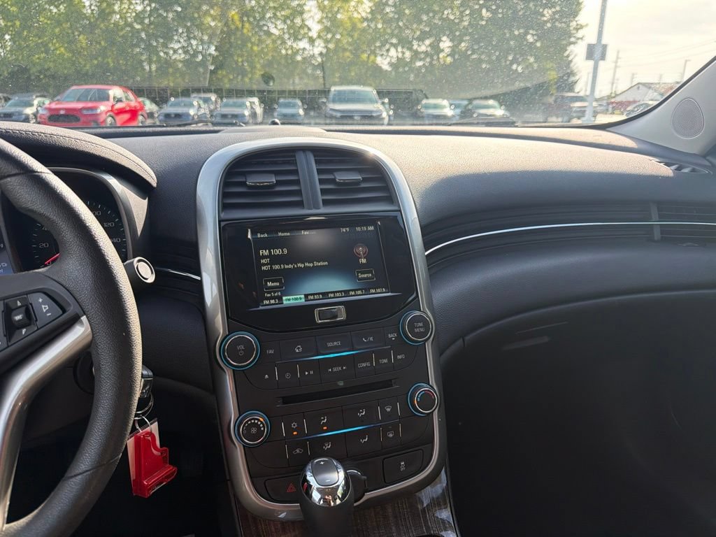 Used 2015 Chevrolet Malibu LT FWD image 14
