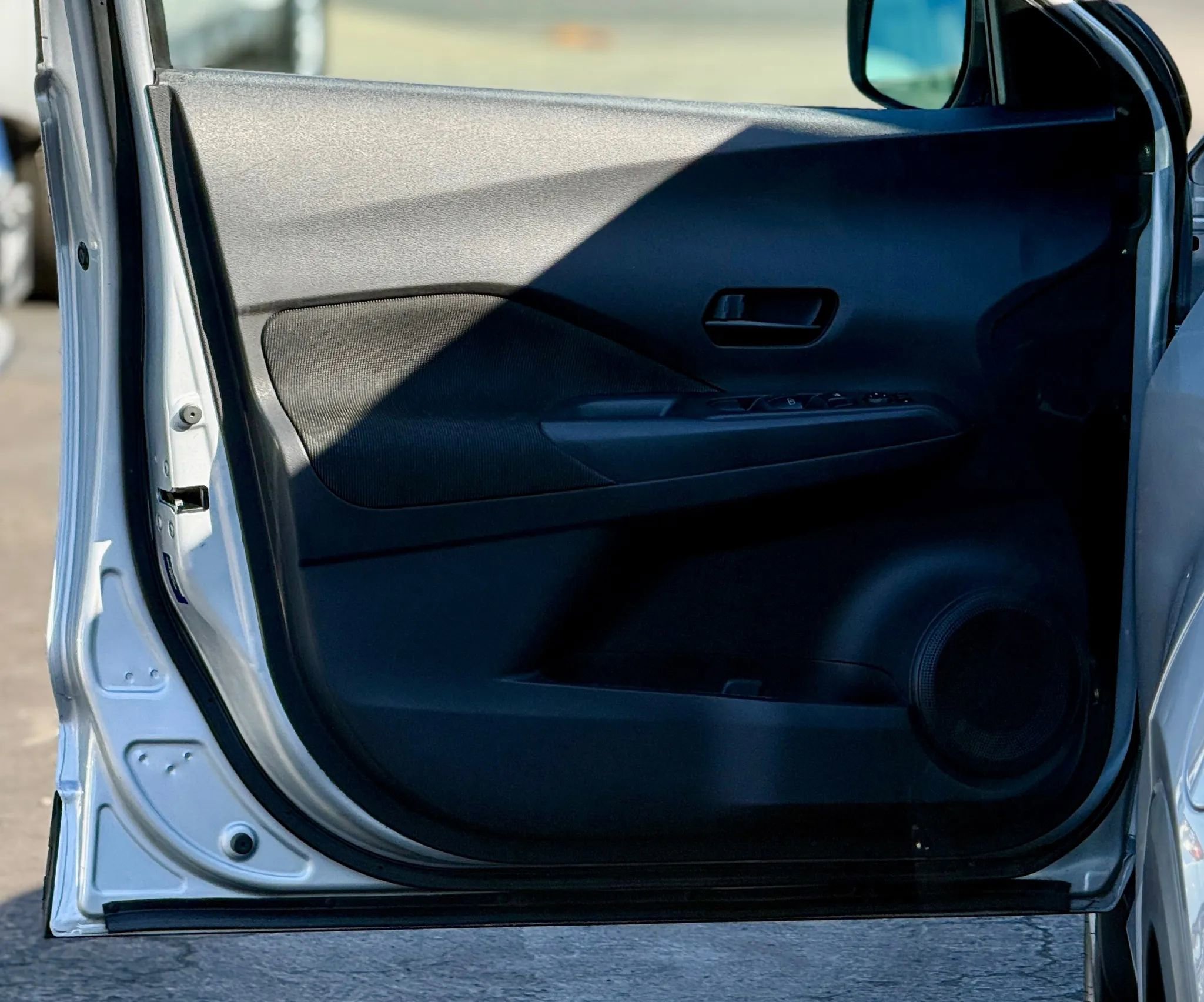 Used 2018 Nissan Kicks S image 10