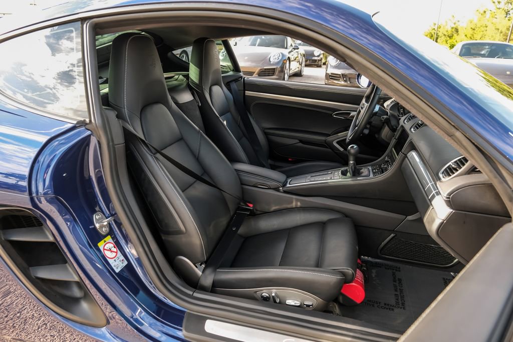 Used 2025 Porsche 718 Cayman RWD image 34
