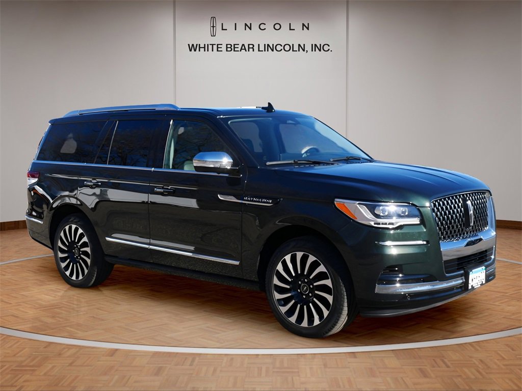 Used 2022 Lincoln Navigator Black Label image 3