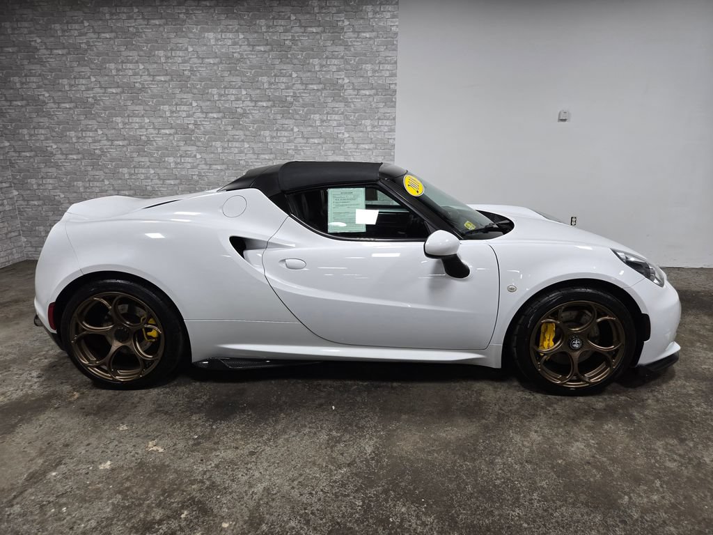 Used 2018 Alfa Romeo 4C Spider RWD image 6