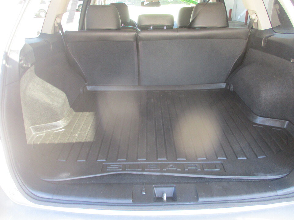 Used 2012 Subaru Outback 2.5i Premium w/ All-Weather Pkg AWD/4WD image 6