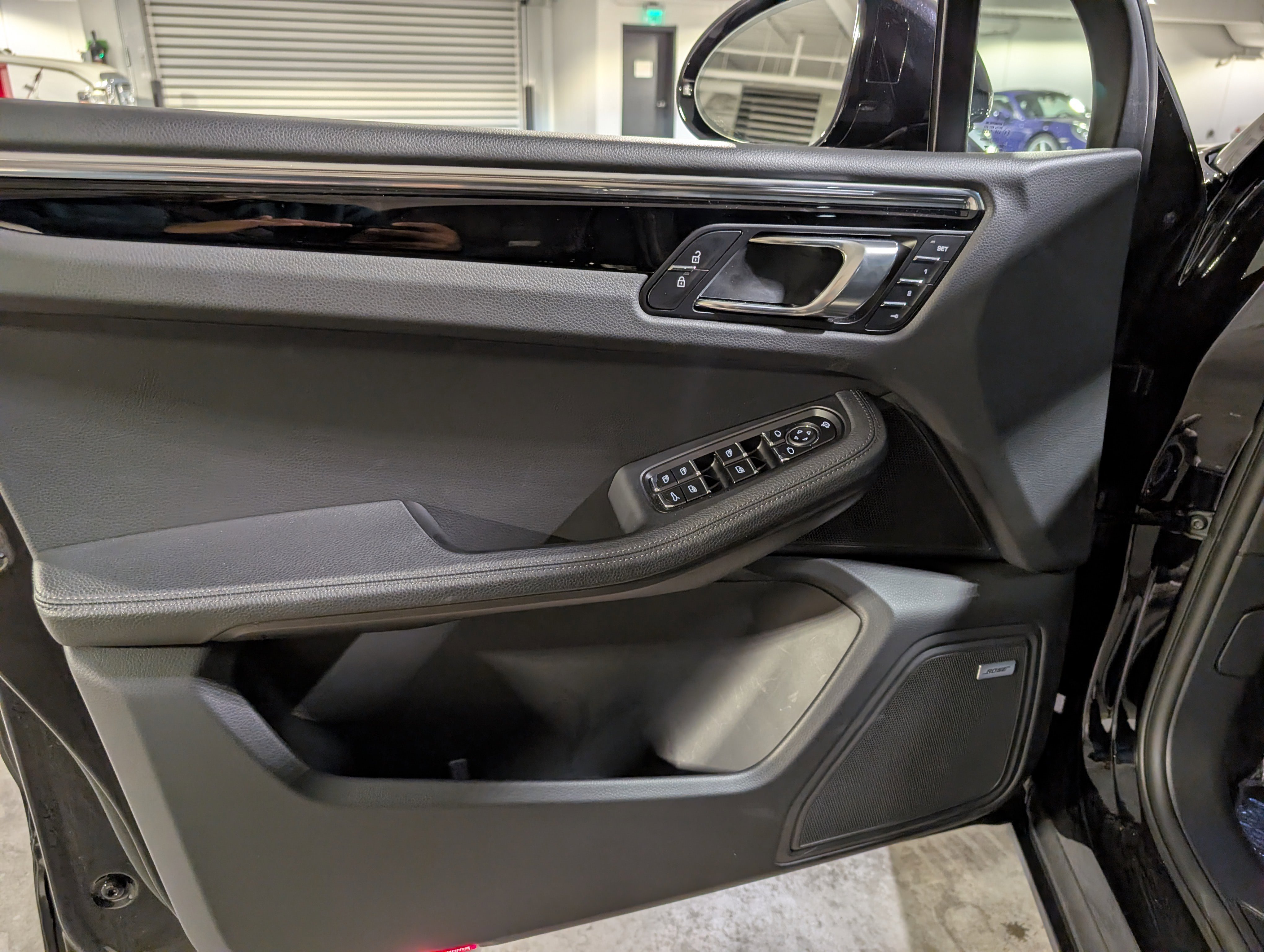 Certified 2025 Porsche Macan image 28