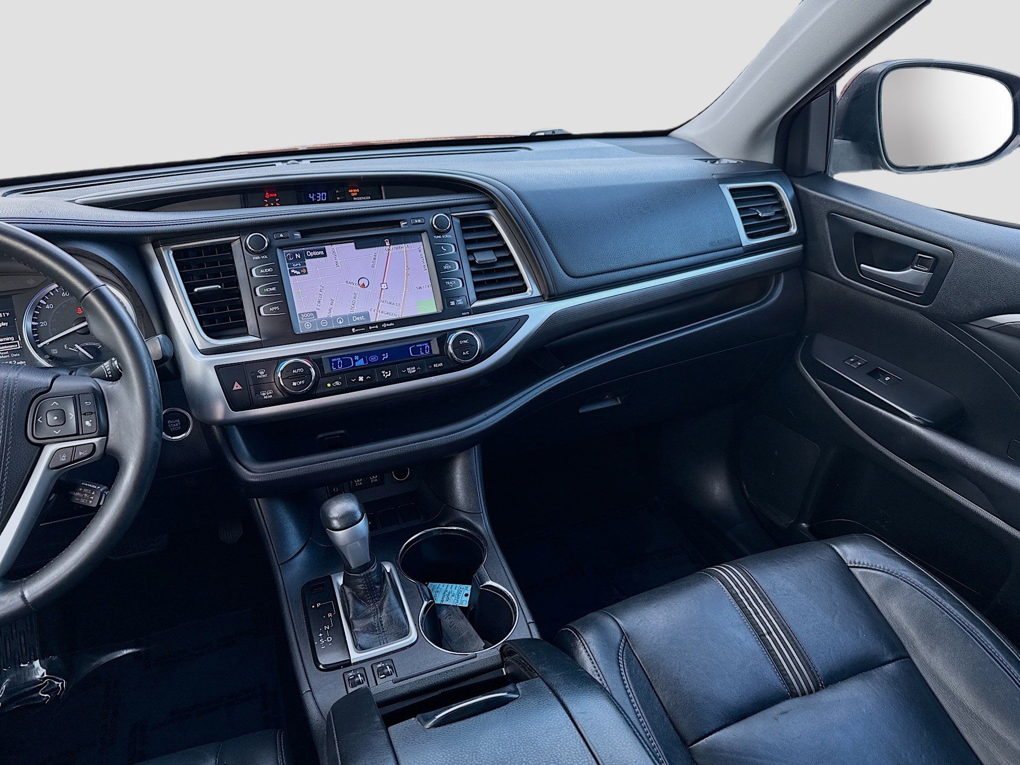 Used 2018 Toyota Highlander SE image 23