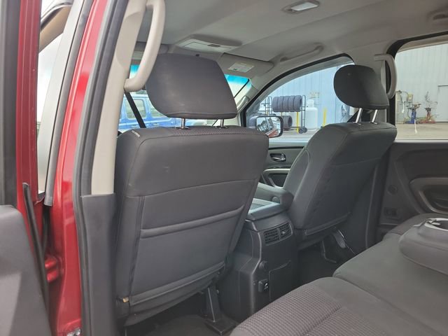 Used 2015 Nissan Titan SV w/ SV Value Truck Package RWD image 11