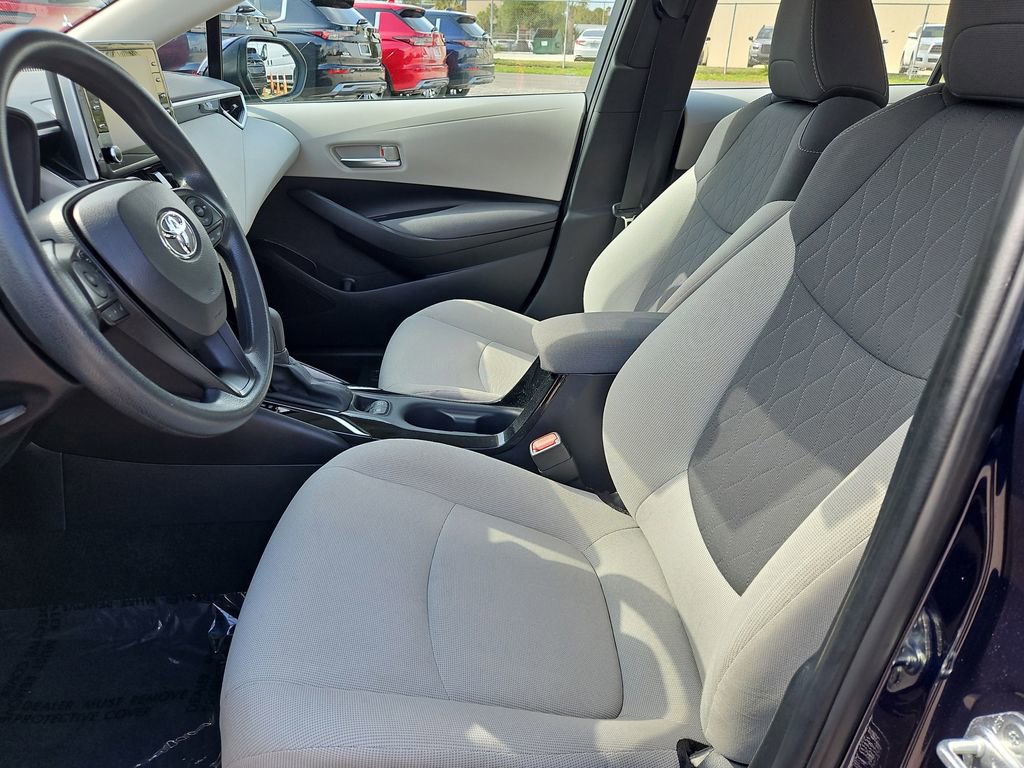 Used 2021 Toyota Corolla LE w/ LE Convenience Package image 16