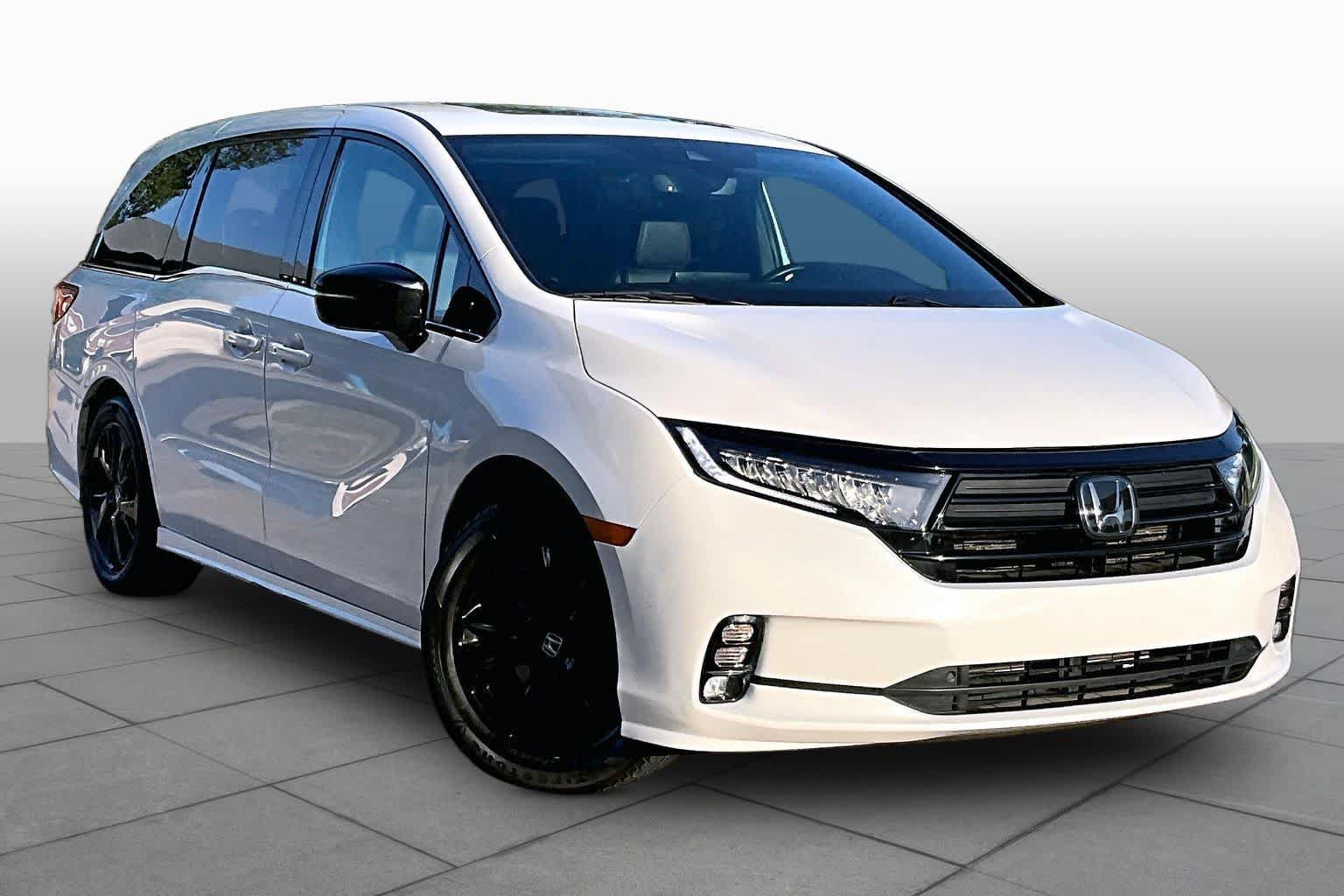 Used 2023 Honda Odyssey Sport image 3
