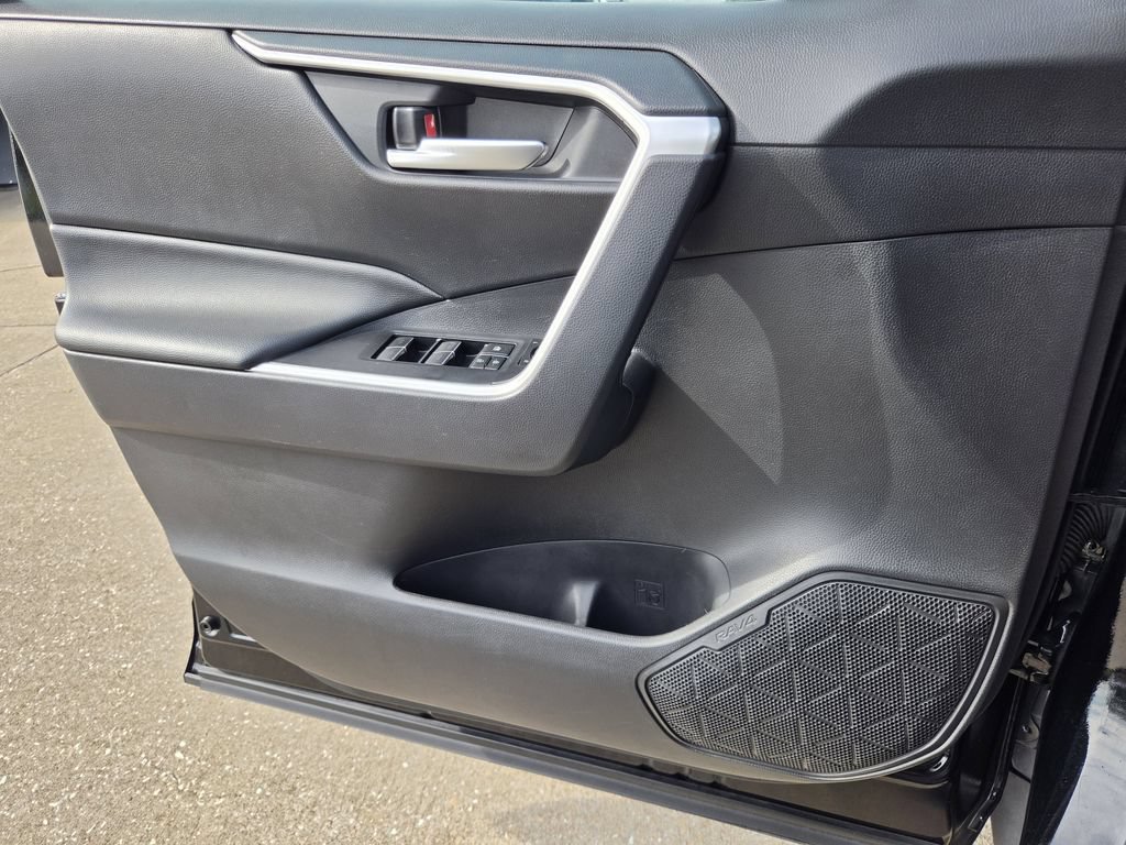 Used 2025 Toyota RAV4 XLE w/ Weather Package FWD image 26