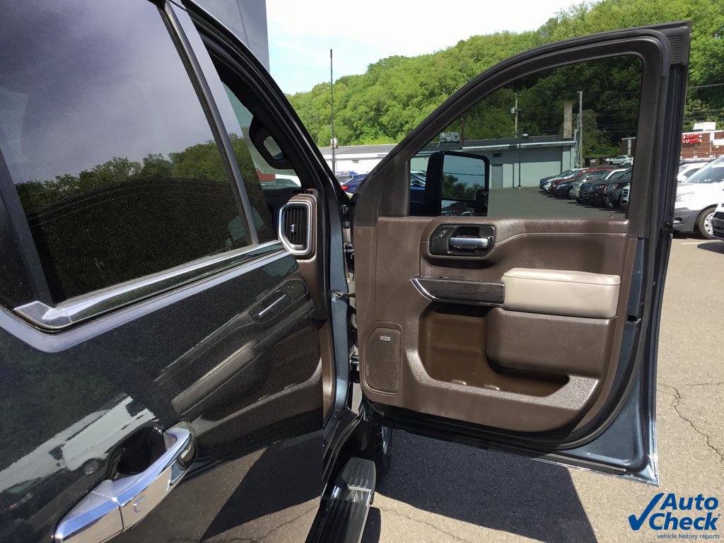 Used 2020 Chevrolet Silverado 3500 LTZ w/ LTZ Premium Package image 46