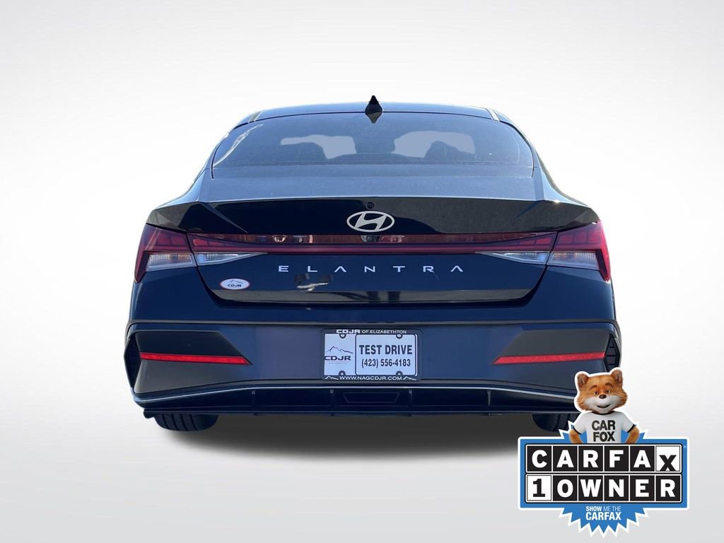 Used 2024 Hyundai Elantra SEL w/ Convenience Package image 4