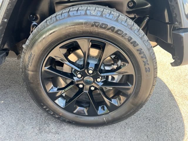 Used 2025 Jeep Wrangler Unlimited Sahara AWD/4WD image 38