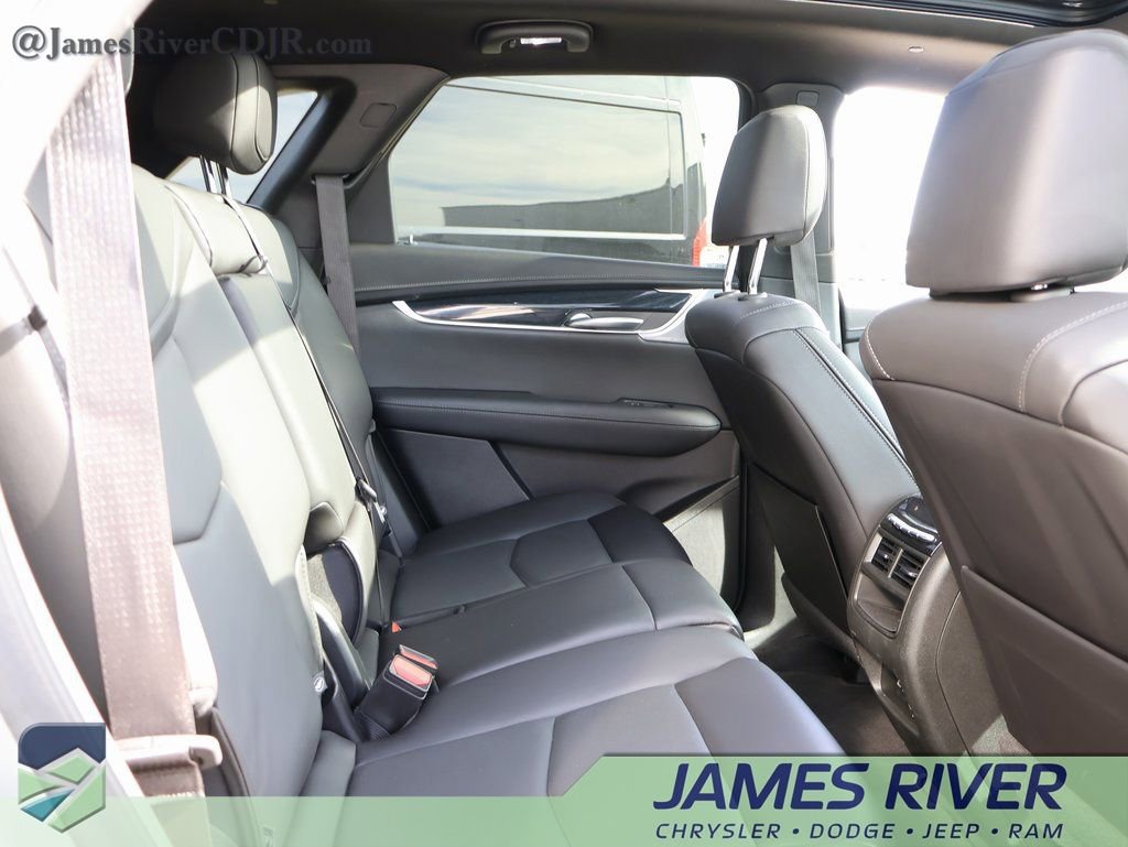 Used 2024 Cadillac XT5 Premium Luxury image 12