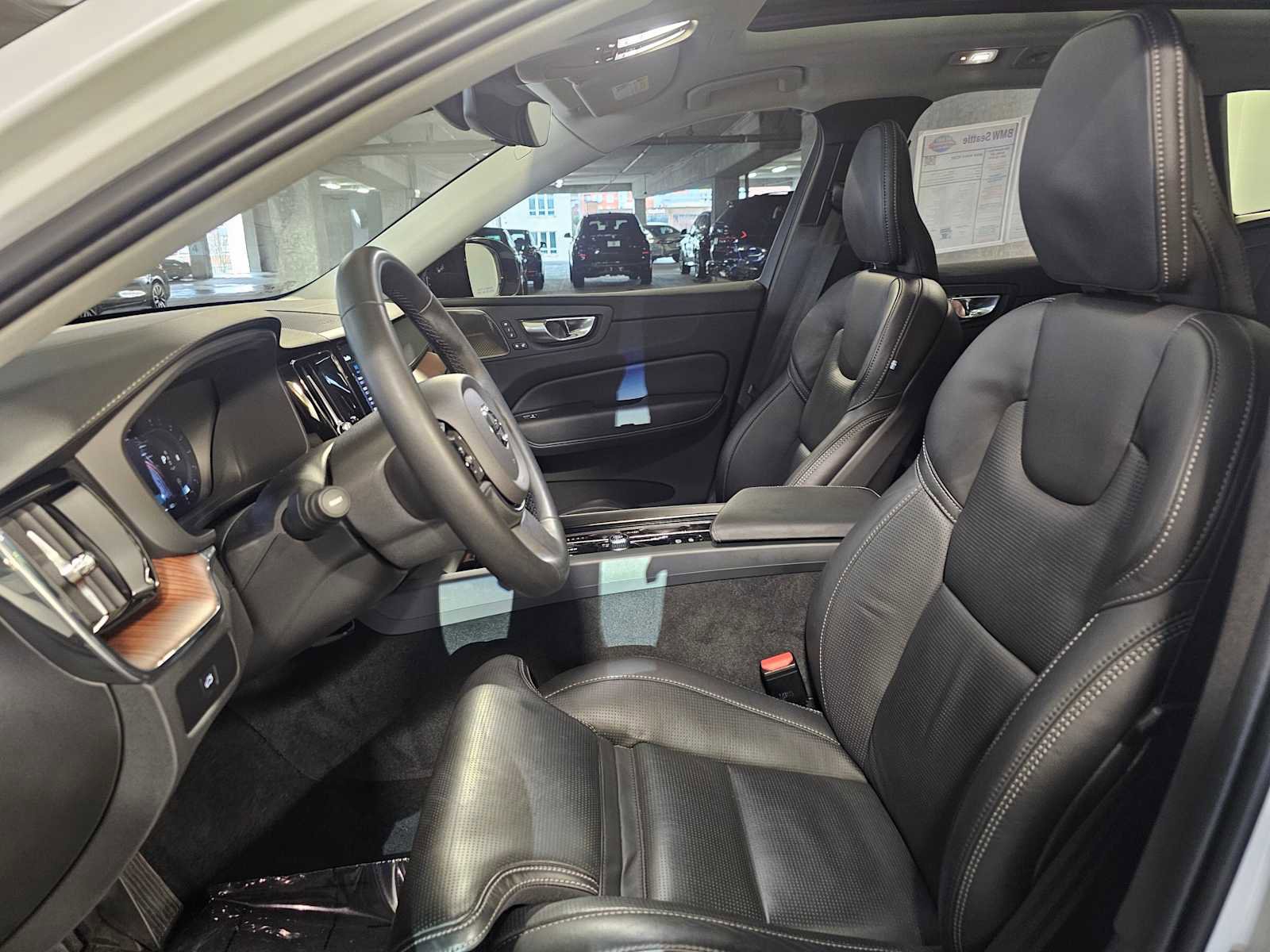 Used 2024 Volvo XC60 B5 Ultimate w/ Protection Package Premier image 28