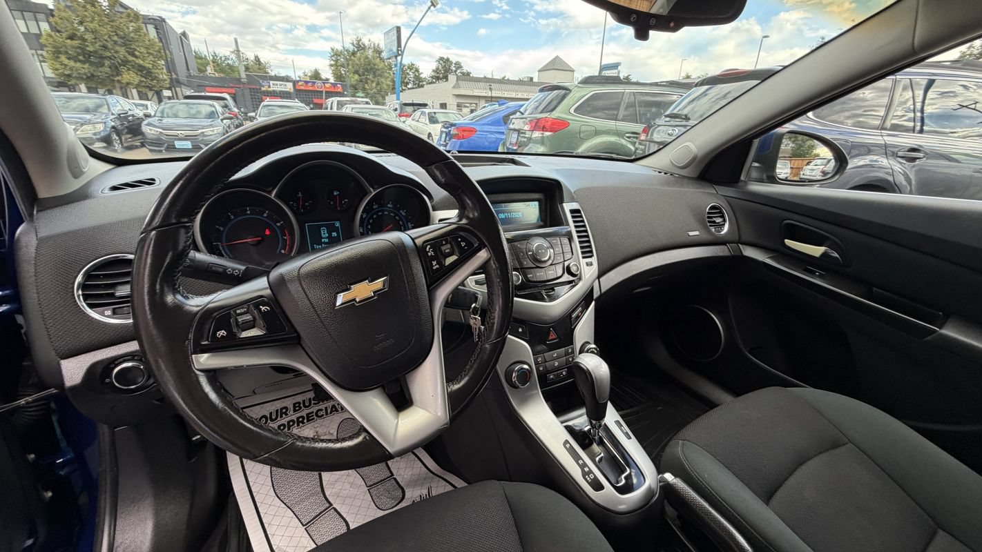 Used 2012 Chevrolet Cruze LT FWD image 8