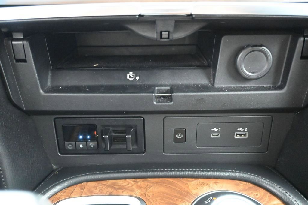 Used 2021 Nissan Armada SL w/ Captain's Chairs Package AWD/4WD image 20