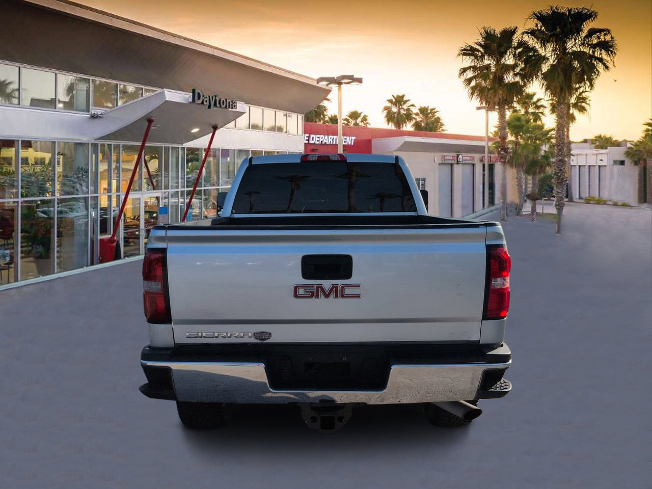 Used 2017 GMC Sierra 2500 SLT w/ Suspension Package, Off-Road AWD/4WD image 4