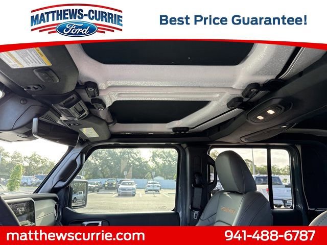 Used 2026 Jeep Gladiator Mojave AWD/4WD image 11