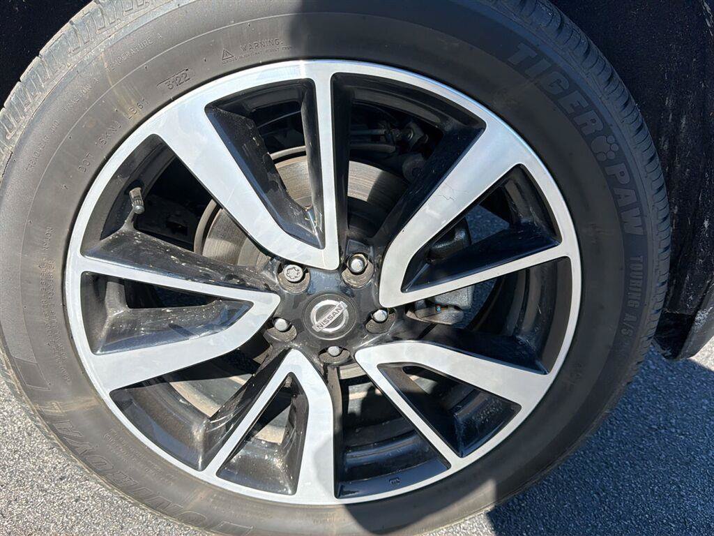 Used 2020 Nissan Rogue SL FWD image 13
