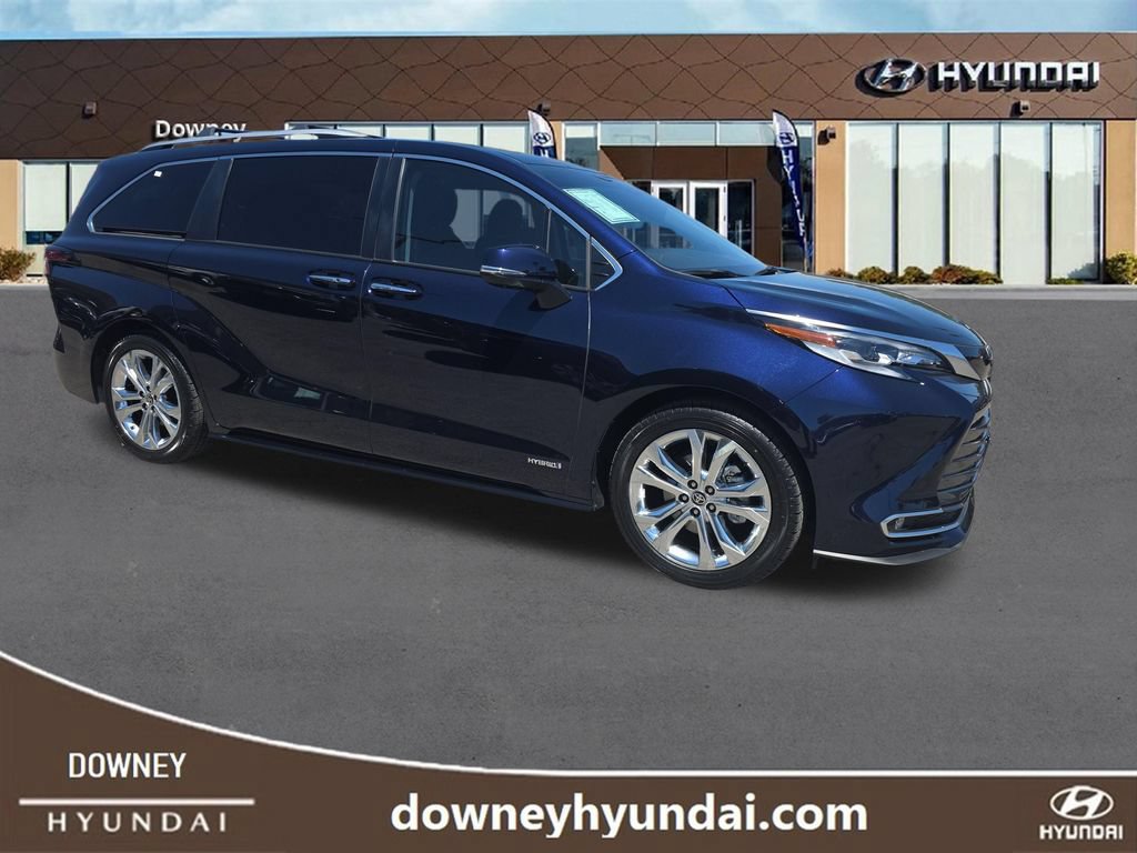 Used 2021 Toyota Sienna Platinum FWD image 7