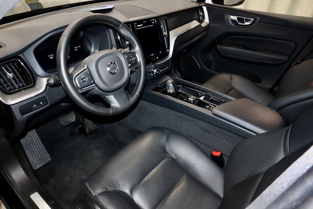 Used 2024 Volvo XC60 T8 Core image 24