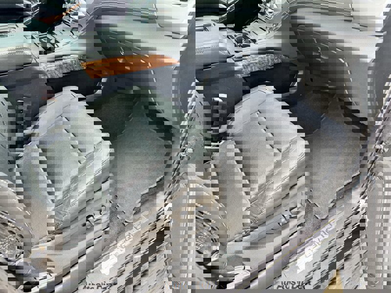 Used 2018 Chevrolet Tahoe Premier AWD/4WD image 25