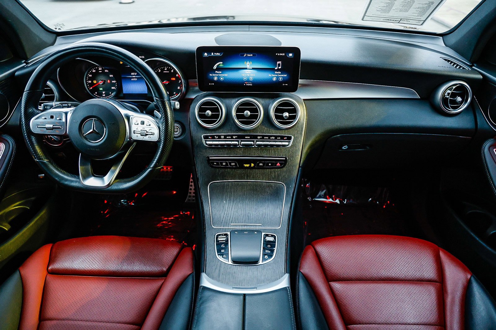 Used 2022 Mercedes-Benz GLC 300 4MATIC image 10