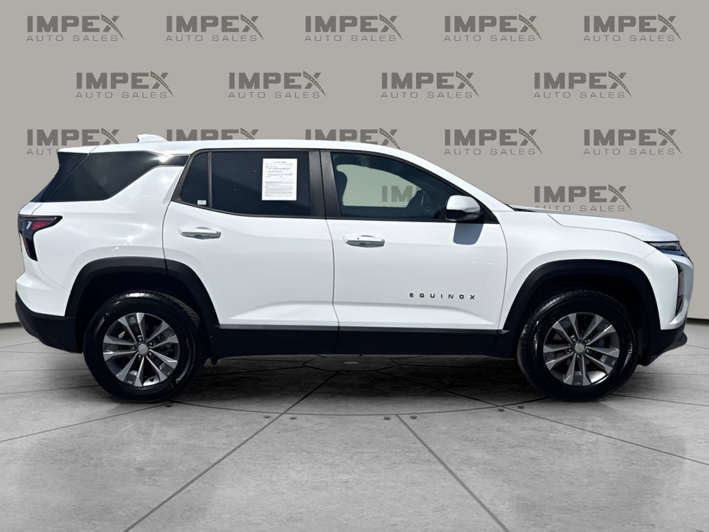 Used 2026 Chevrolet Equinox LT FWD image 5