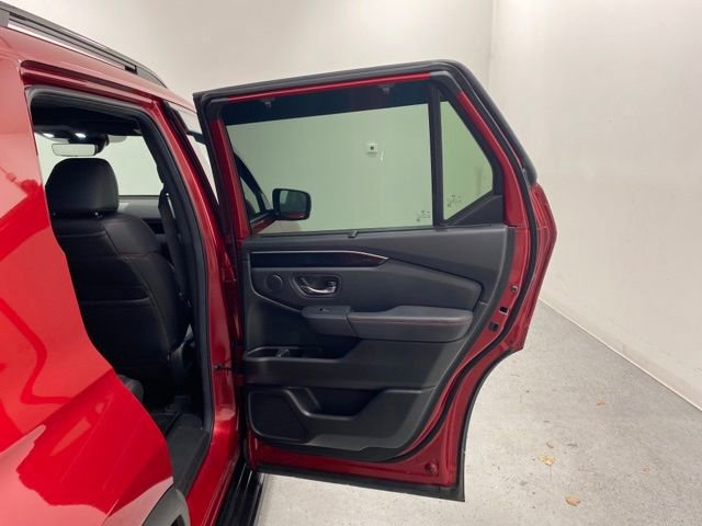 Used 2025 Honda Pilot Black Edition image 36