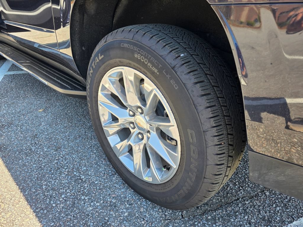 New 2026 Chevrolet Suburban Premier RWD image 22