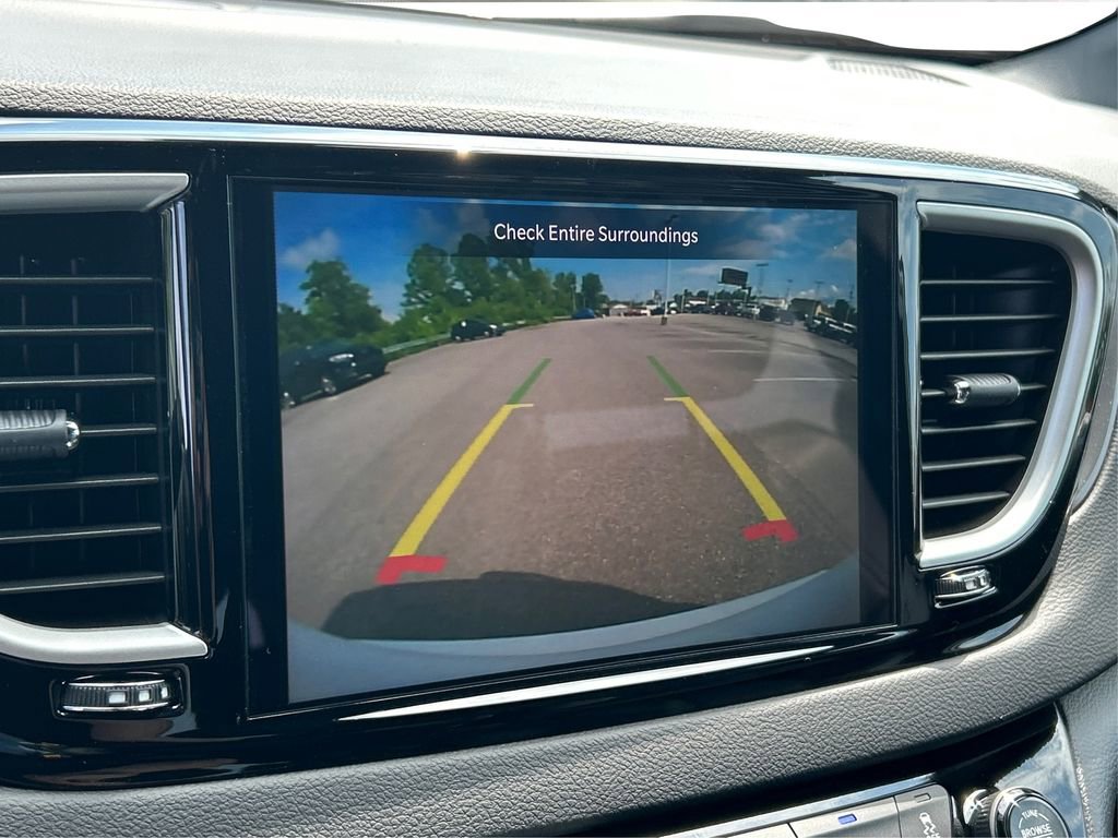 New 2025 Chrysler Voyager LX image 30