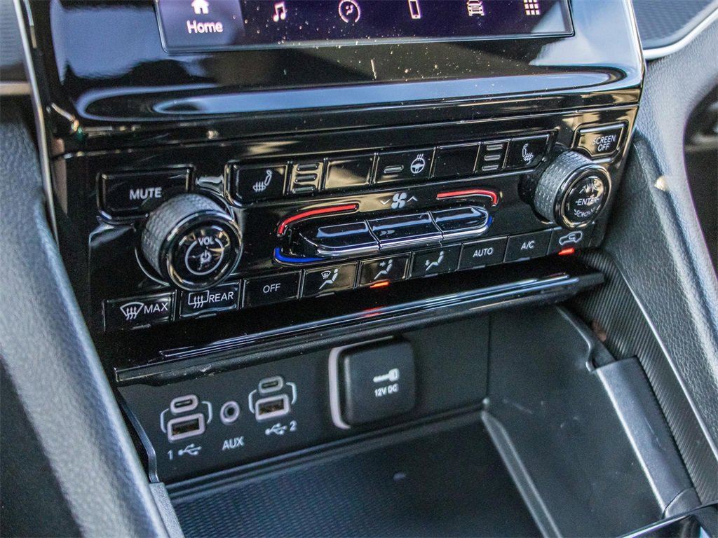 Used 2025 Jeep Grand Cherokee L Altitude image 30