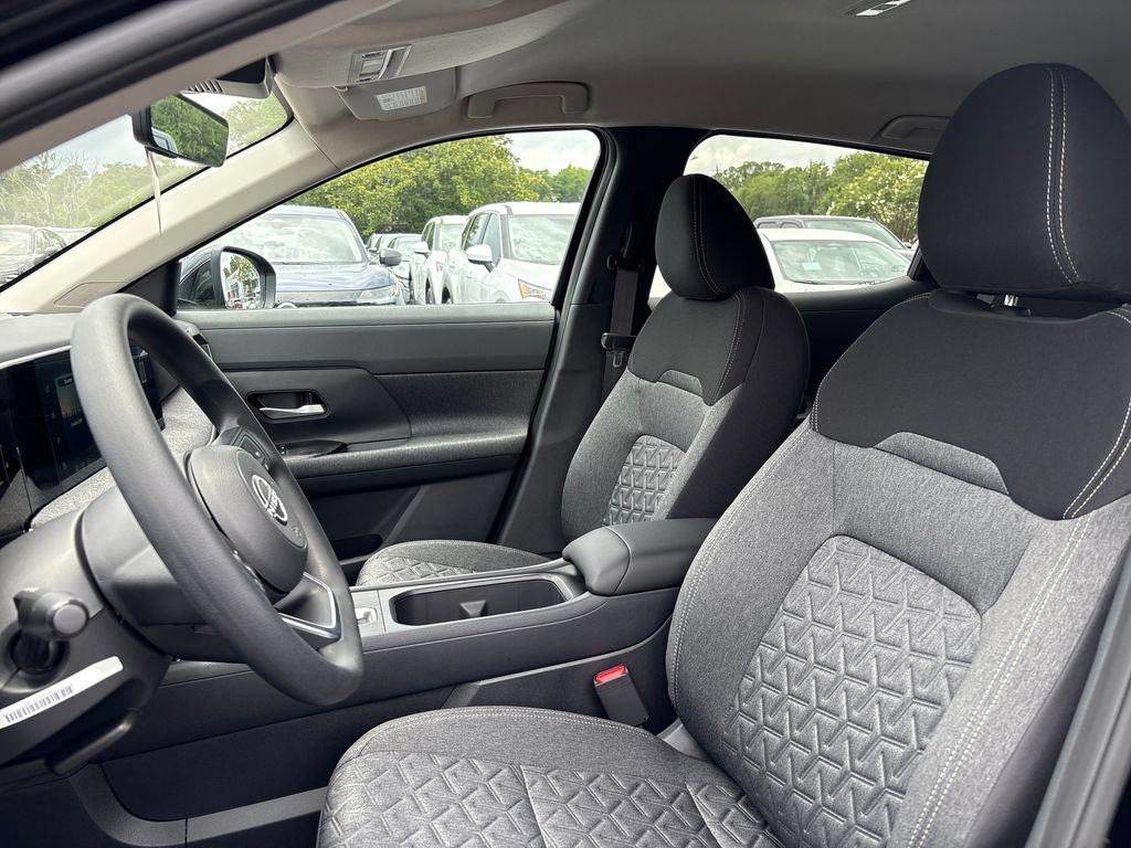 New 2026 Nissan Kicks SV w/ Interior Electronics Package FWD image 4
