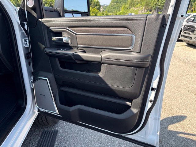 New 2026 RAM 2500 Laramie w/ Night Edition AWD/4WD image 30
