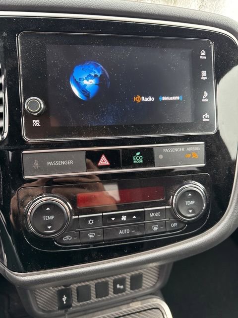 Used 2019 Mitsubishi Outlander SEL image 3