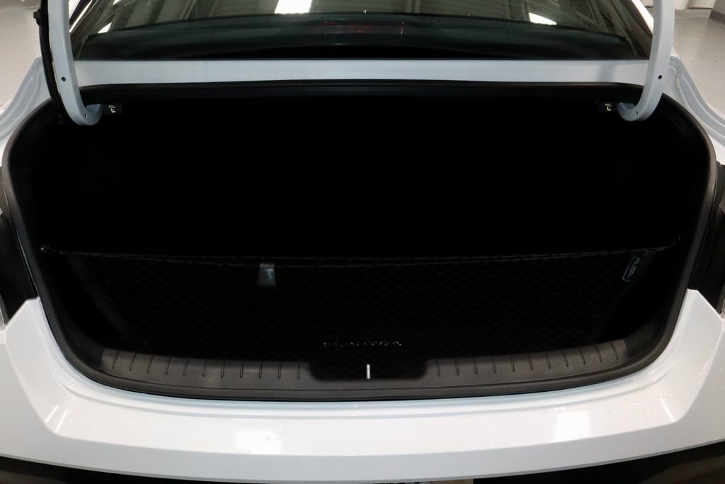 Certified 2025 Hyundai Elantra Sport image 14