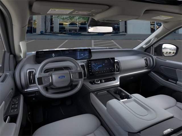 New 2025 Ford Expedition Active image 9