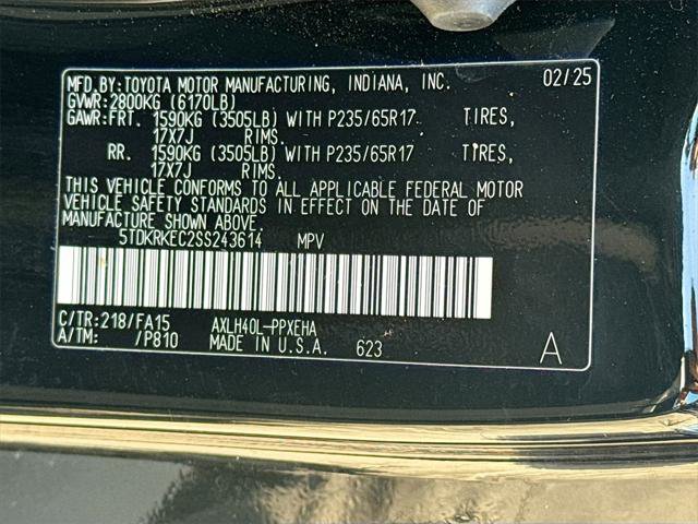 Used 2025 Toyota Sienna LE image 31