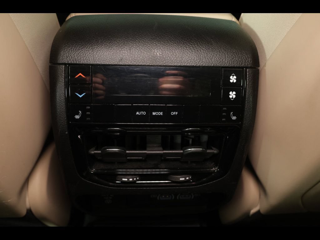 Used 2021 Jeep Grand Cherokee L Limited AWD/4WD image 28