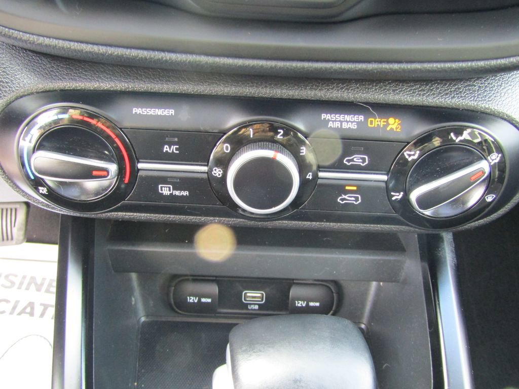 Used 2021 Kia Soul GT-Line FWD image 28