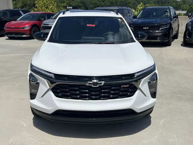 Used 2024 Chevrolet Trax RS w/ Sunroof Package image 3