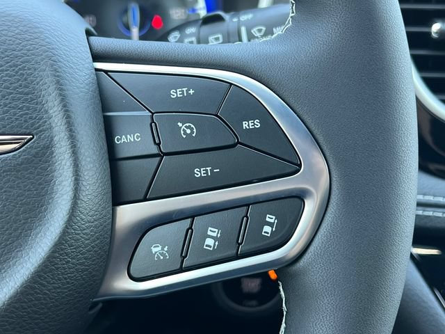 New 2026 Chrysler Pacifica Select FWD image 19