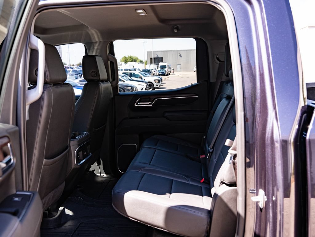 Used 2023 GMC Sierra 1500 SLT w/ SLT Premium Package AWD/4WD image 43